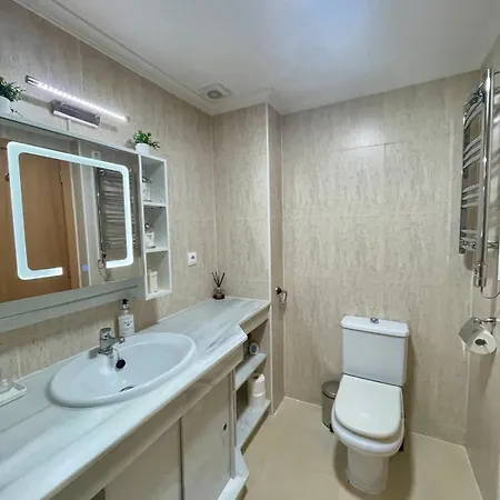Modern 2 Bedroom 5mins From Golf Course