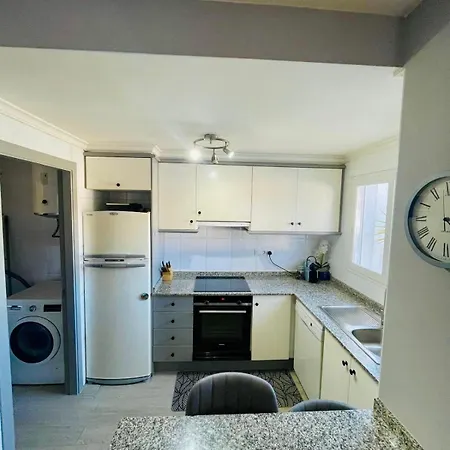 Modern 2 Bedroom 5mins From Golf Course